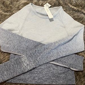 Pink Seamless long sleeve active cropped top (XS)